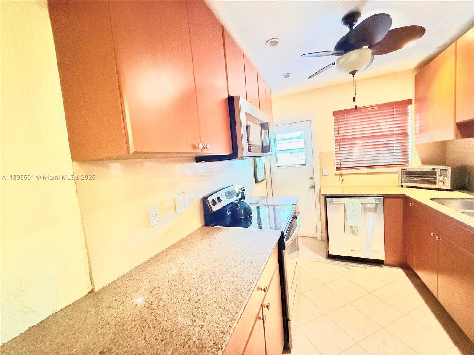 Small Image of 3600 HARRISON ST #16B, Hollywood Number 34