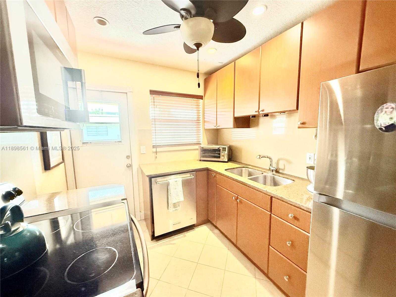 Small Image of 3600 HARRISON ST #16B, Hollywood Number 4