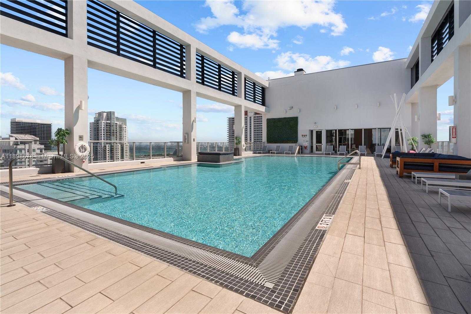 Imagen de Pequeño Objeto