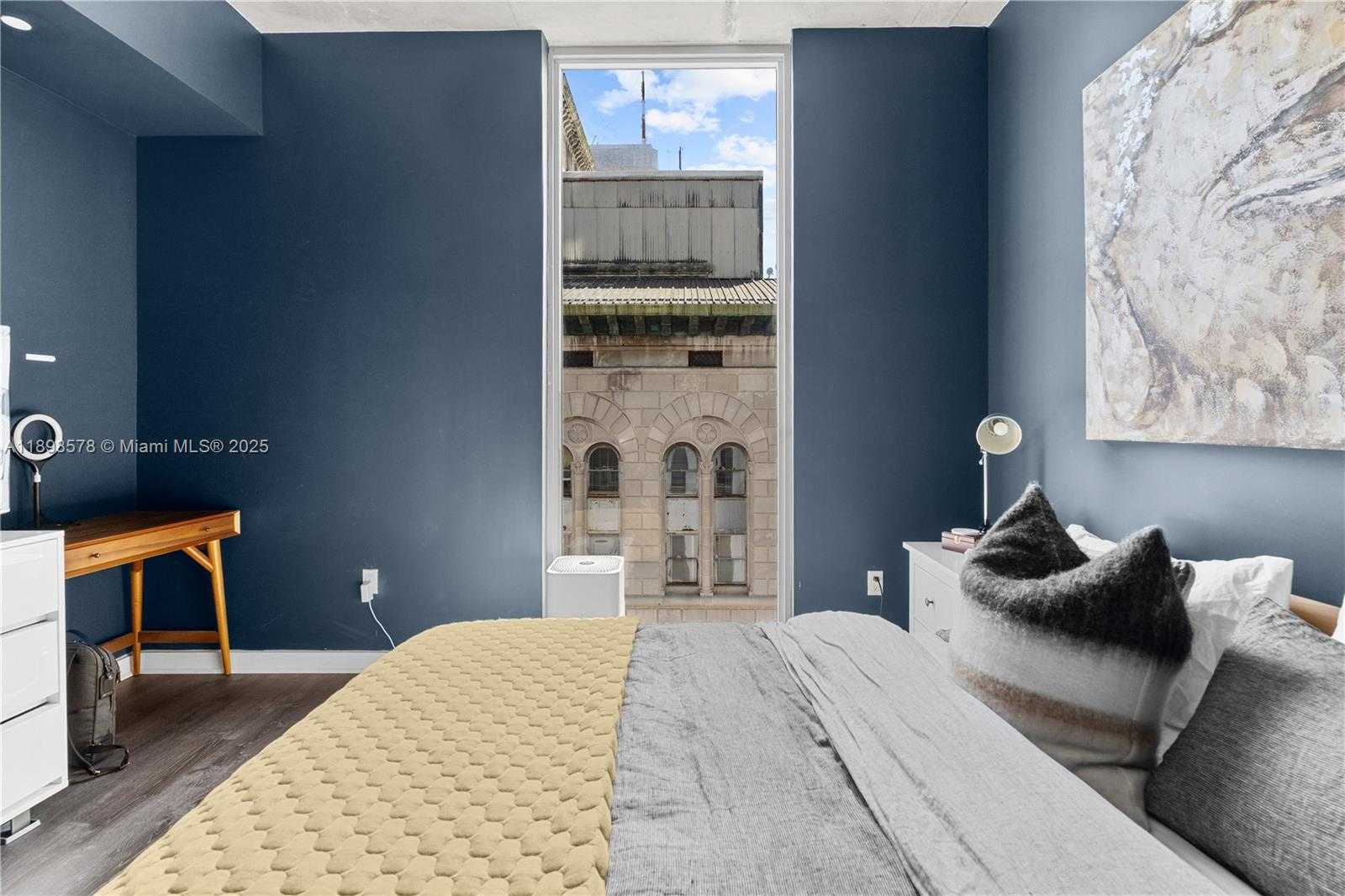 Imagen de Pequeño Objeto