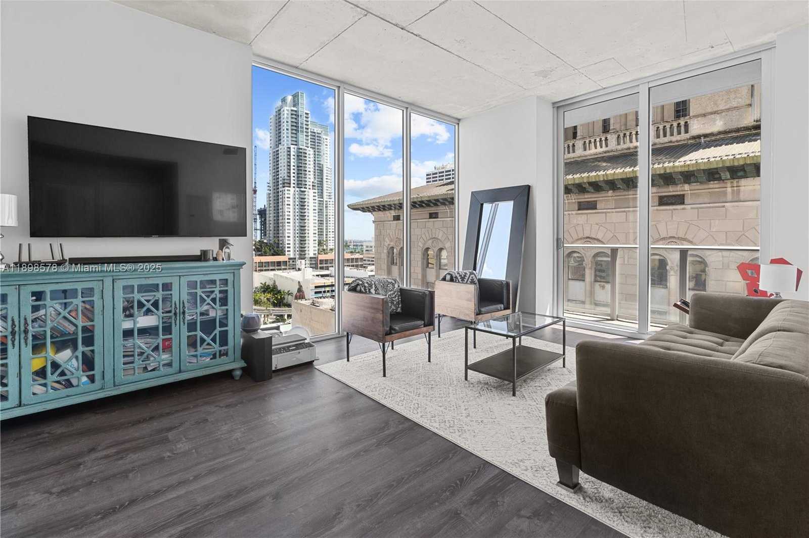 Imagen de Pequeño Objeto