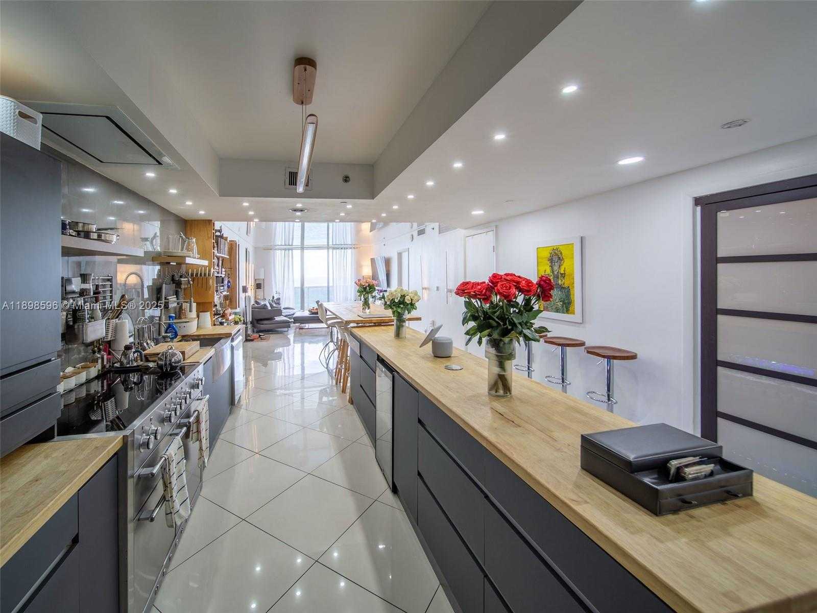 Small Image of 1800 SOUTH OCEAN DR #3102, Hallandale Beach Number 2