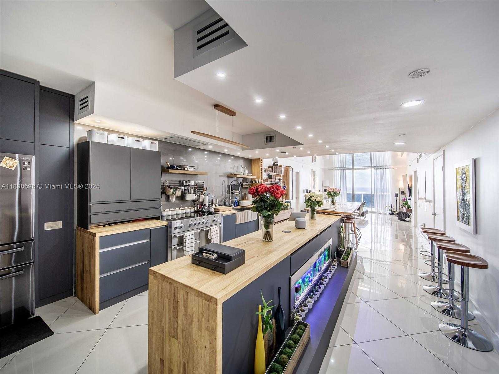 Small Image of 1800 SOUTH OCEAN DR #3102, Hallandale Beach Number 3