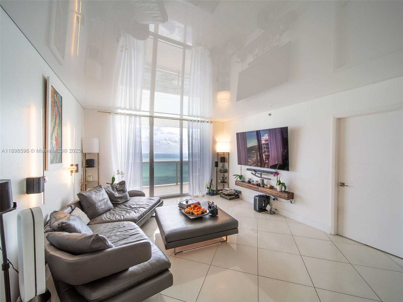 Small Image of 1800 SOUTH OCEAN DR #3102, Hallandale Beach Number 4
