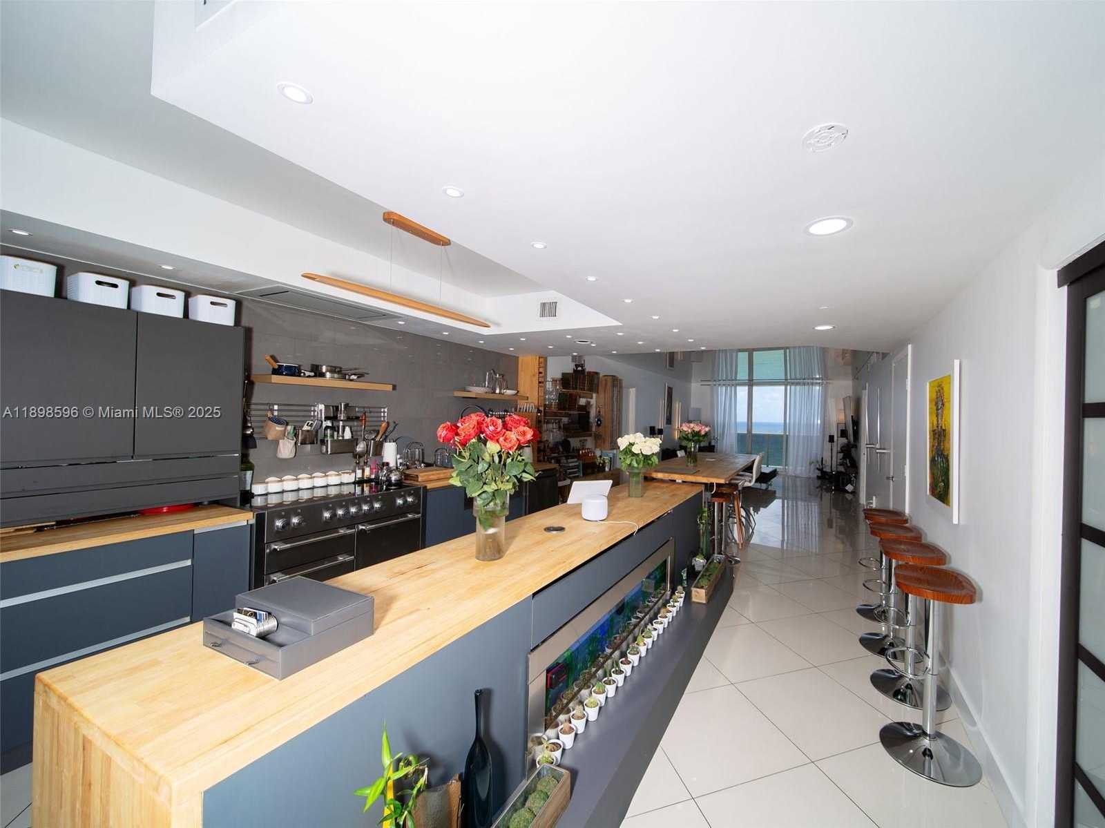 Small Image of 1800 SOUTH OCEAN DR #3102, Hallandale Beach Number 6