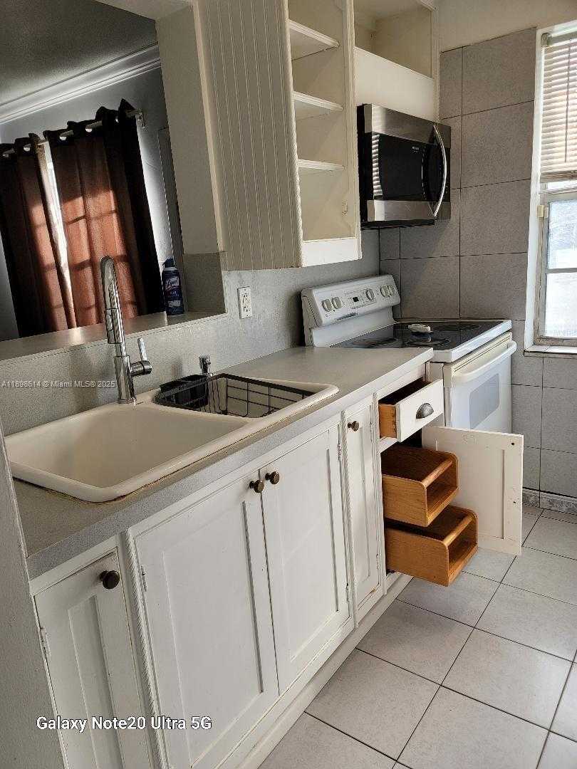 Small Image of 2219 POLK ST #5A, Hollywood Number 5