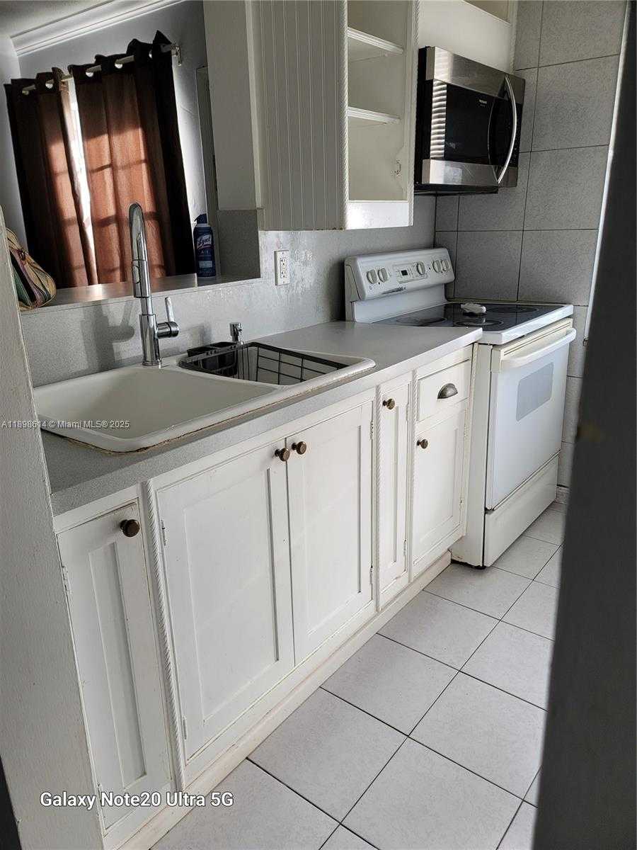 Small Image of 2219 POLK ST #5A, Hollywood Number 6