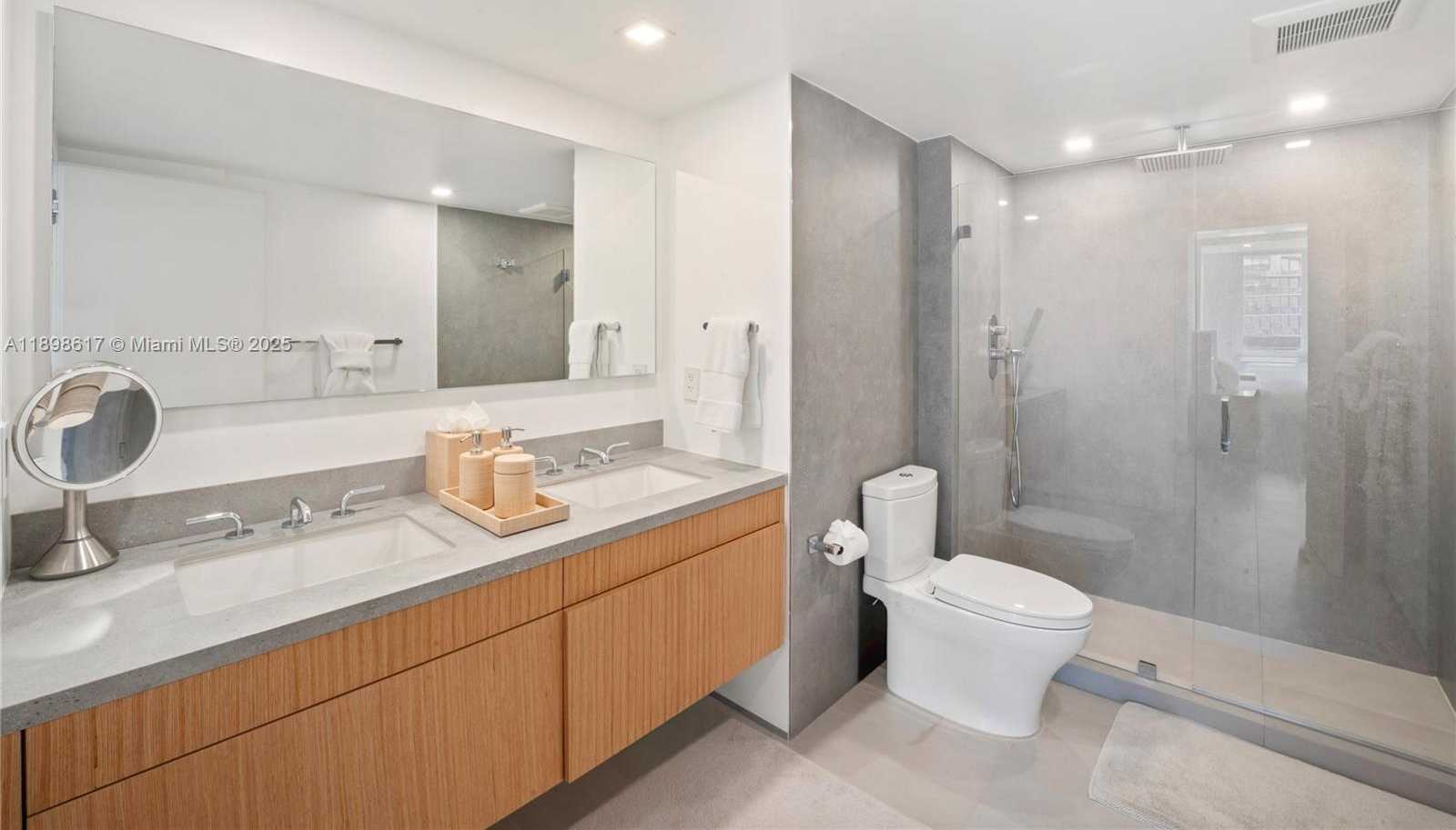 Small Image of 2301 COLLINS AVE #1005, Miami Beach Number 15