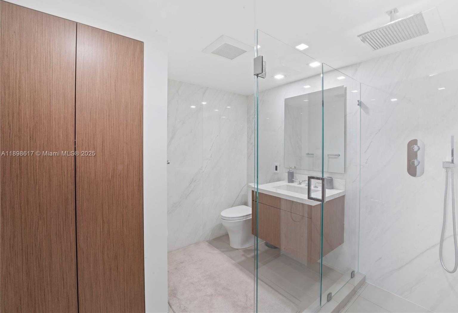 Small Image of 2301 COLLINS AVE #1005, Miami Beach Number 18