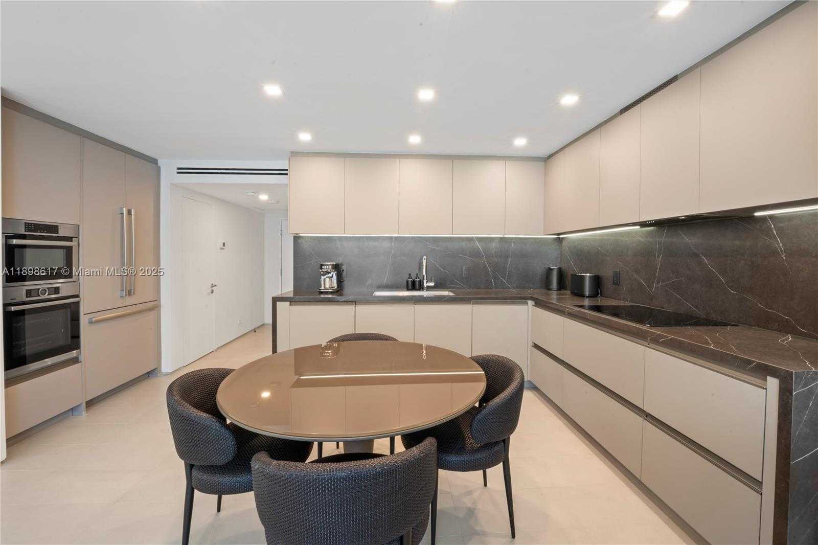 Small Image of 2301 COLLINS AVE #1005, Miami Beach Number 6