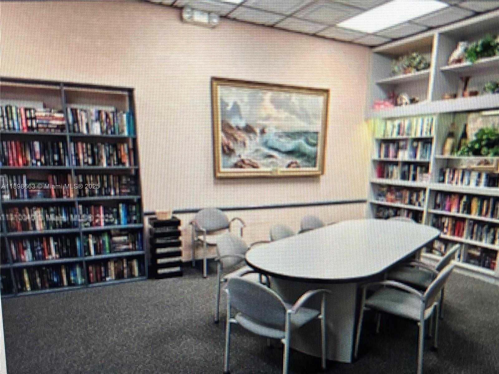 Small Image of 900 COLONY POINT CIR #305, Pembroke Pines Number 9