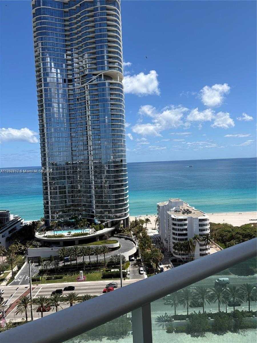 Small Image of 100 BAYVIEW DR #PH11, Sunny Isles Beach Number 2