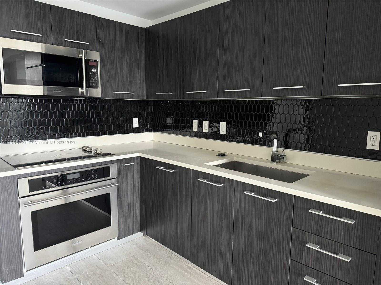 Small Image of 45 SOUTH WEST 9TH ST #3404, Miami Number 8