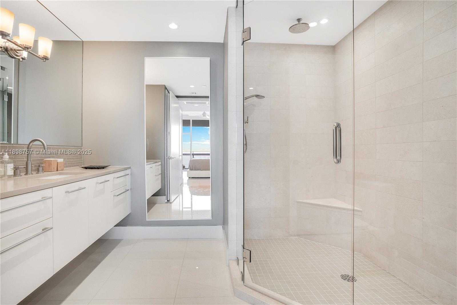 Small Image of 6801 COLLINS AVE #PH-17, Miami Beach Number 17