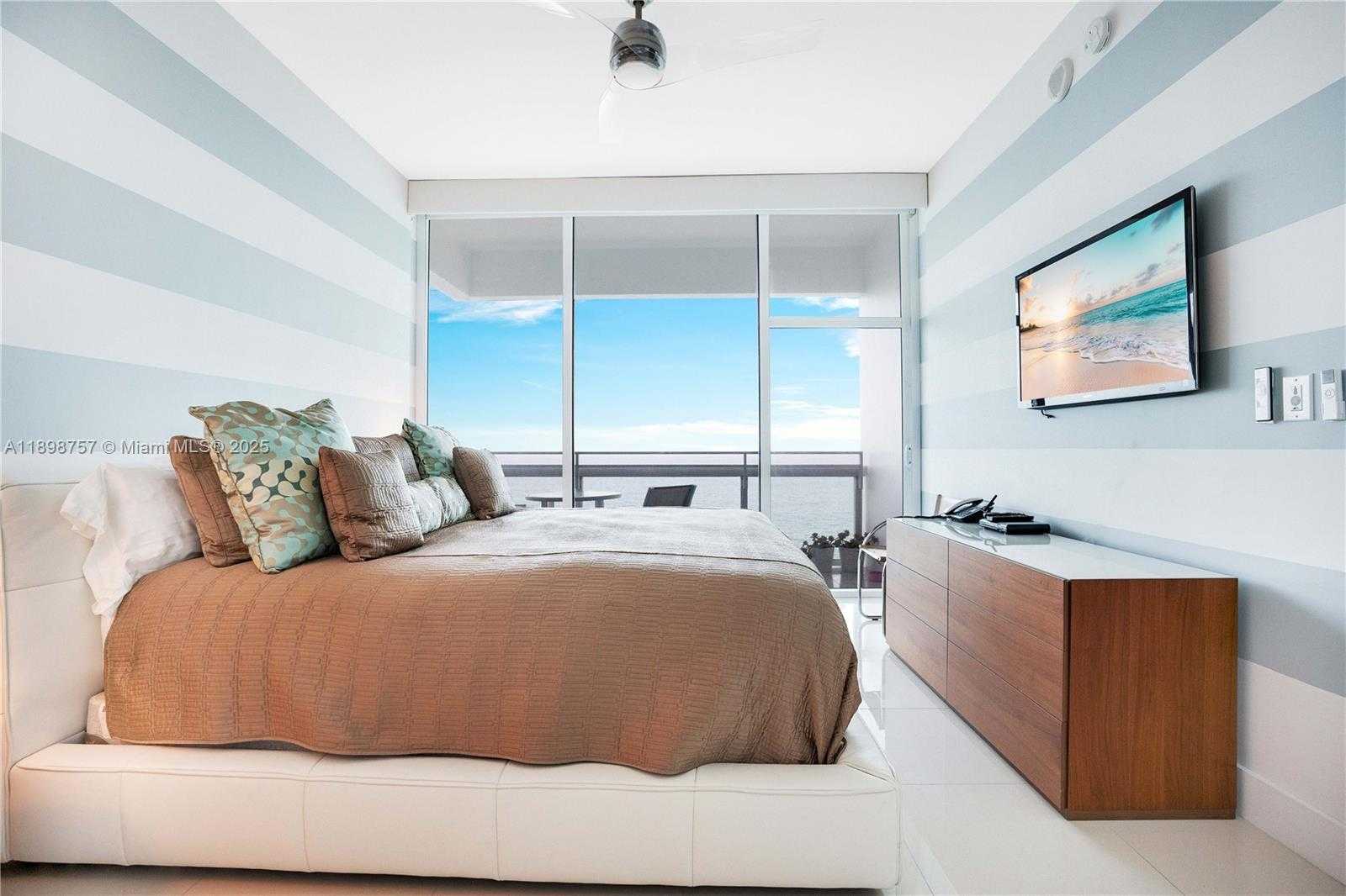 Small Image of 6801 COLLINS AVE #PH-17, Miami Beach Number 7