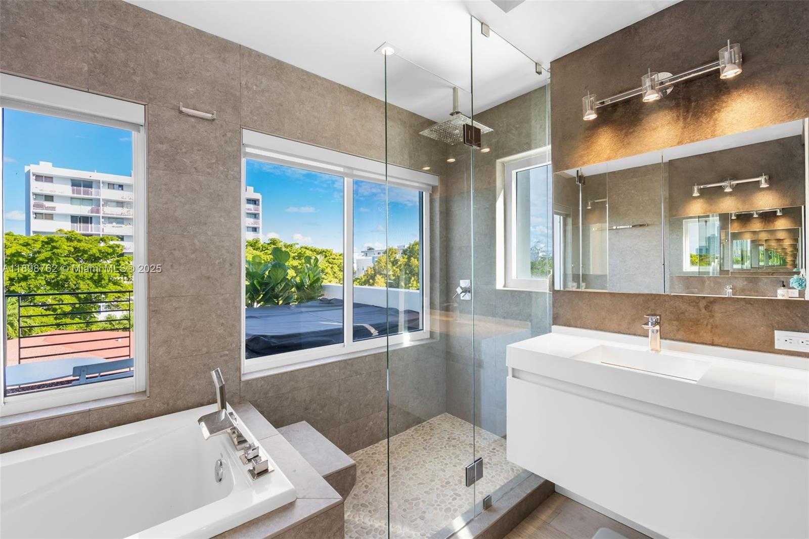 Small Image of 1024 LENOX AVE #4, Miami Beach Number 20