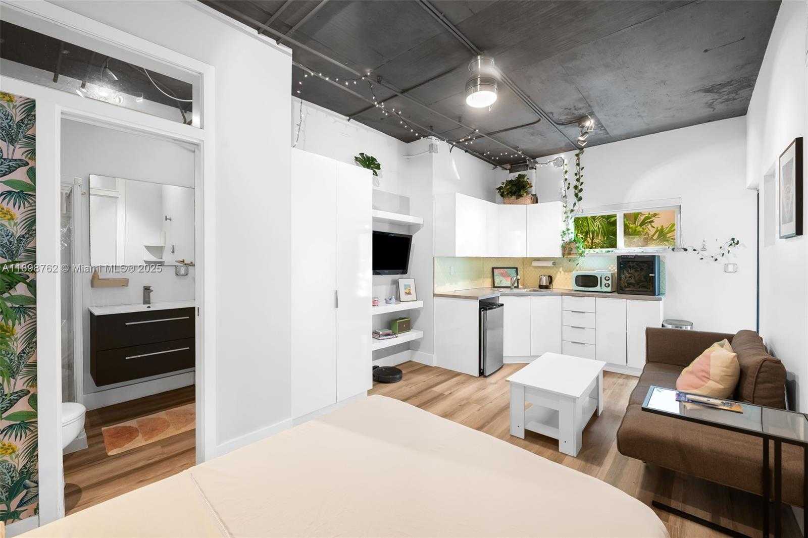 Small Image of 1024 LENOX AVE #4, Miami Beach Number 24