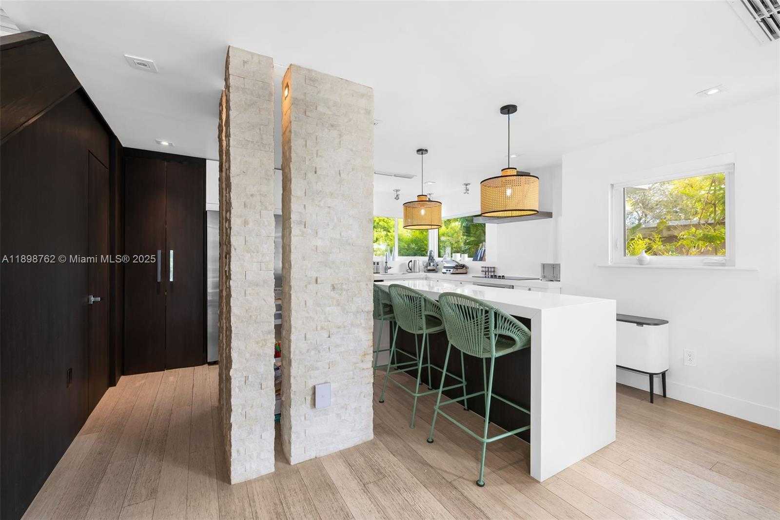 Small Image of 1024 LENOX AVE #4, Miami Beach Number 3