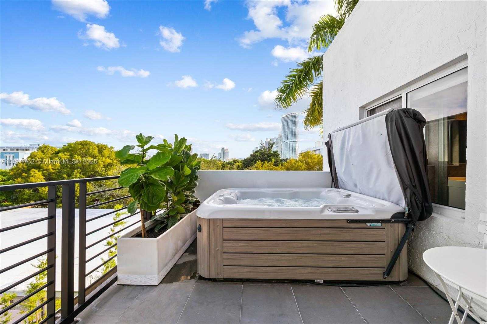 Small Image of 1024 LENOX AVE #4, Miami Beach Number 9