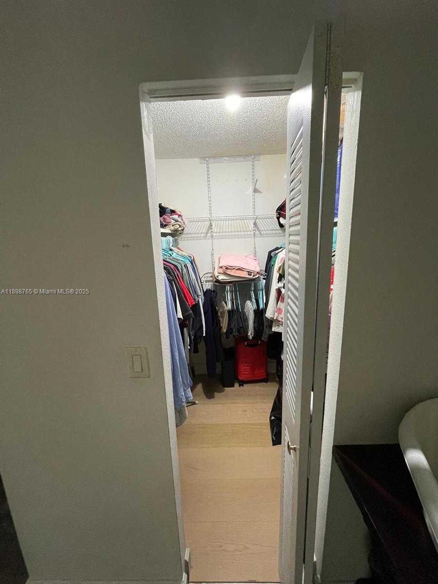 Small Image of 18101 NORTH WEST 68TH AVE #E201, Hialeah Number 11