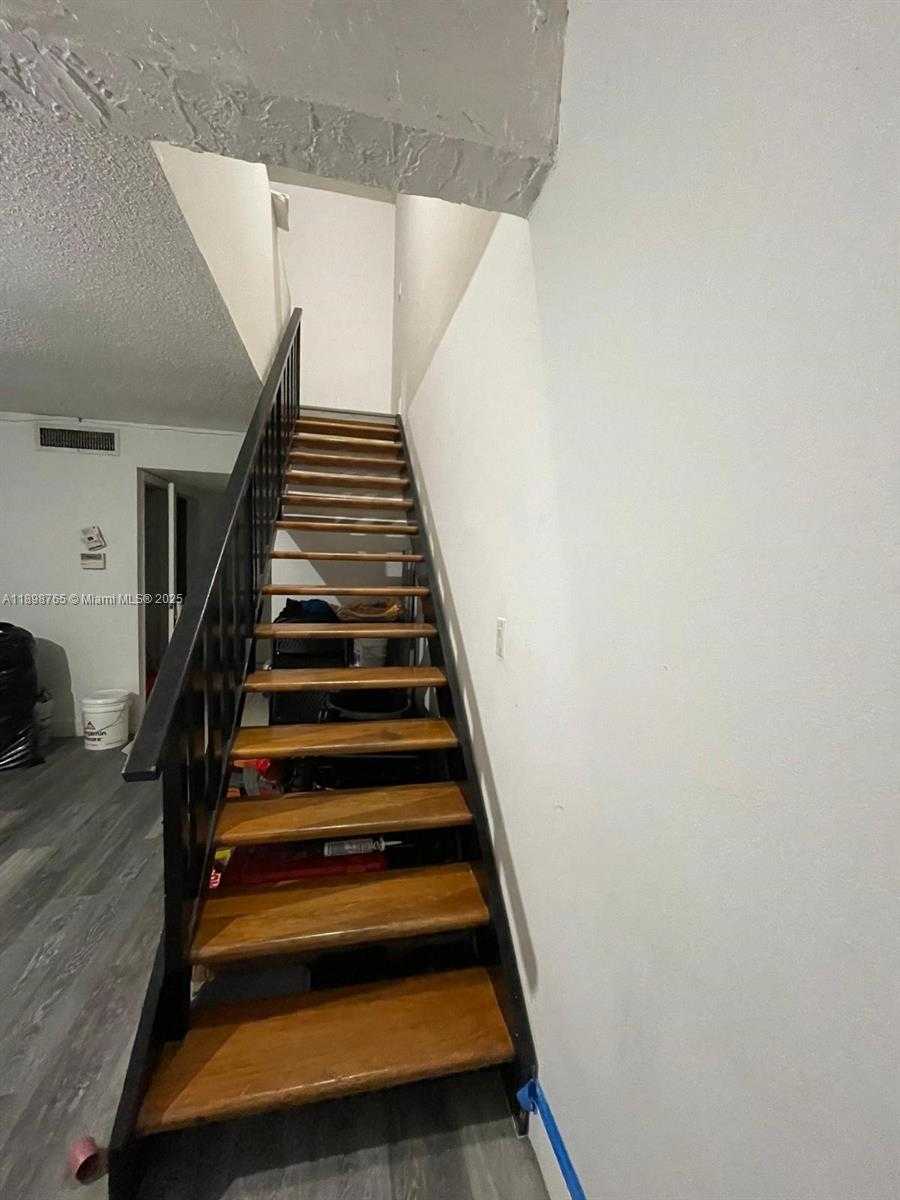 Small Image of 18101 NORTH WEST 68TH AVE #E201, Hialeah Number 6