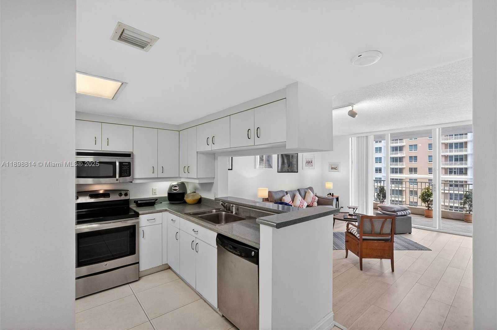 Small Image of 701 BRICKELL KEY BLVD #1108, Miami Number 6