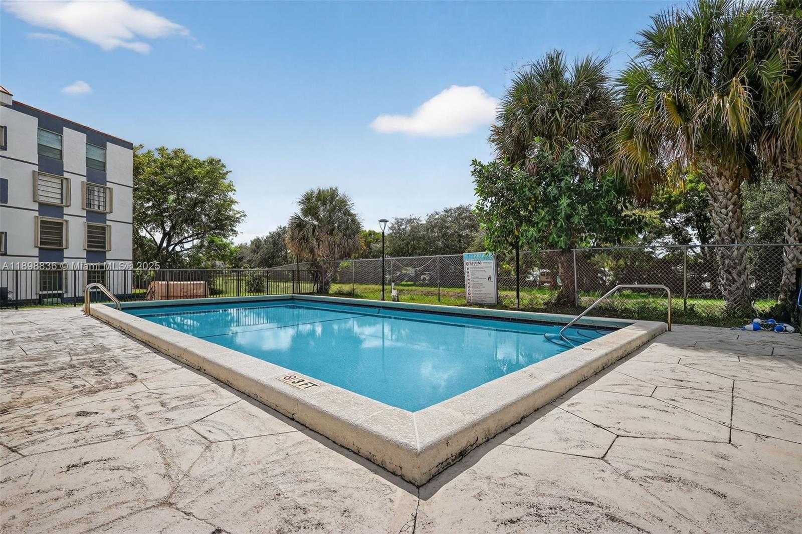 Small Image of 5900 SOUTH WEST 127TH AVE #3113, Miami Number 46