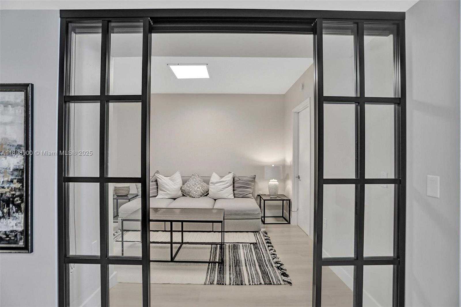 Imagen de Pequeño Objeto