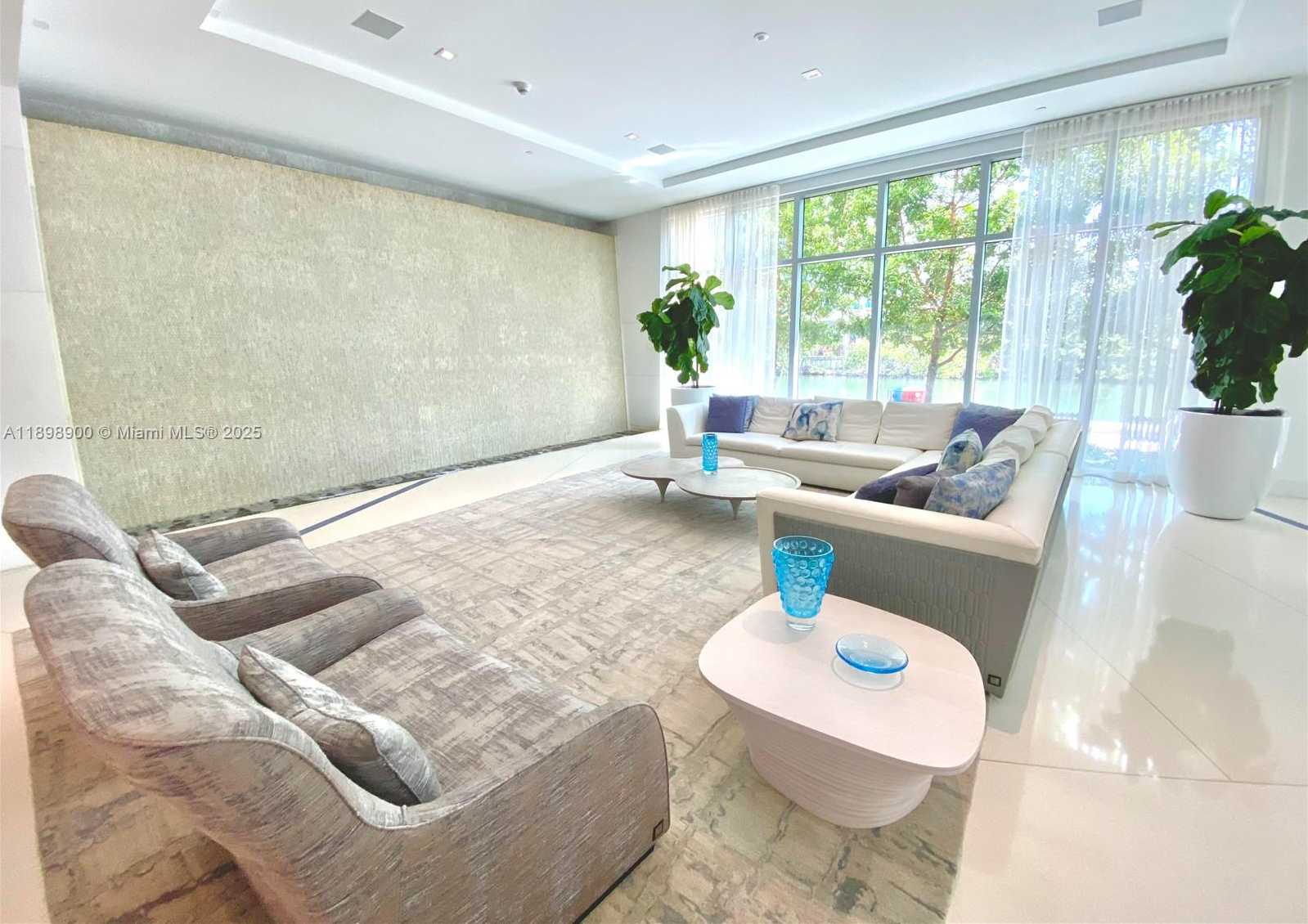 Imagen de Pequeño Objeto