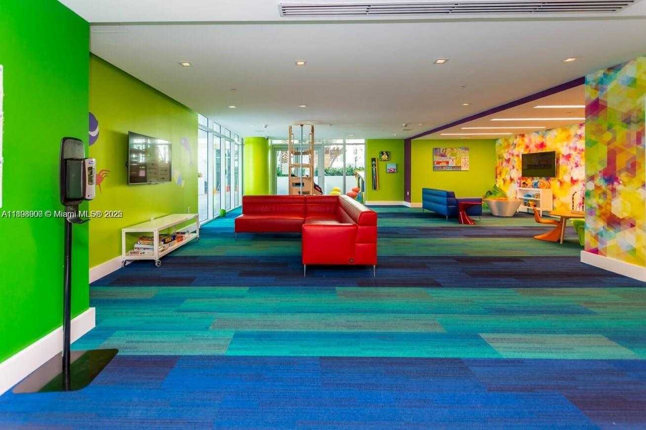 Imagen de Pequeño Objeto