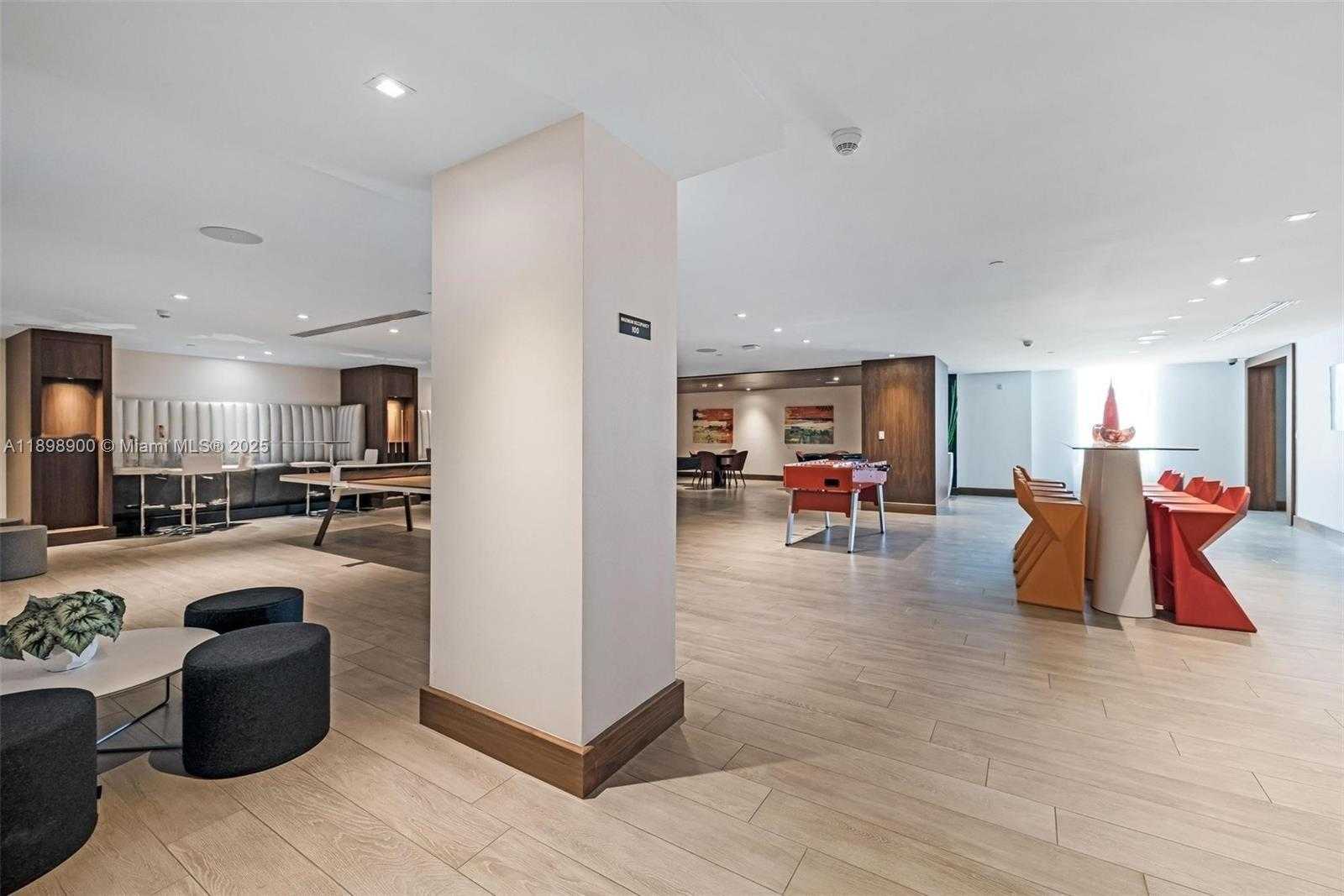 Imagen de Pequeño Objeto