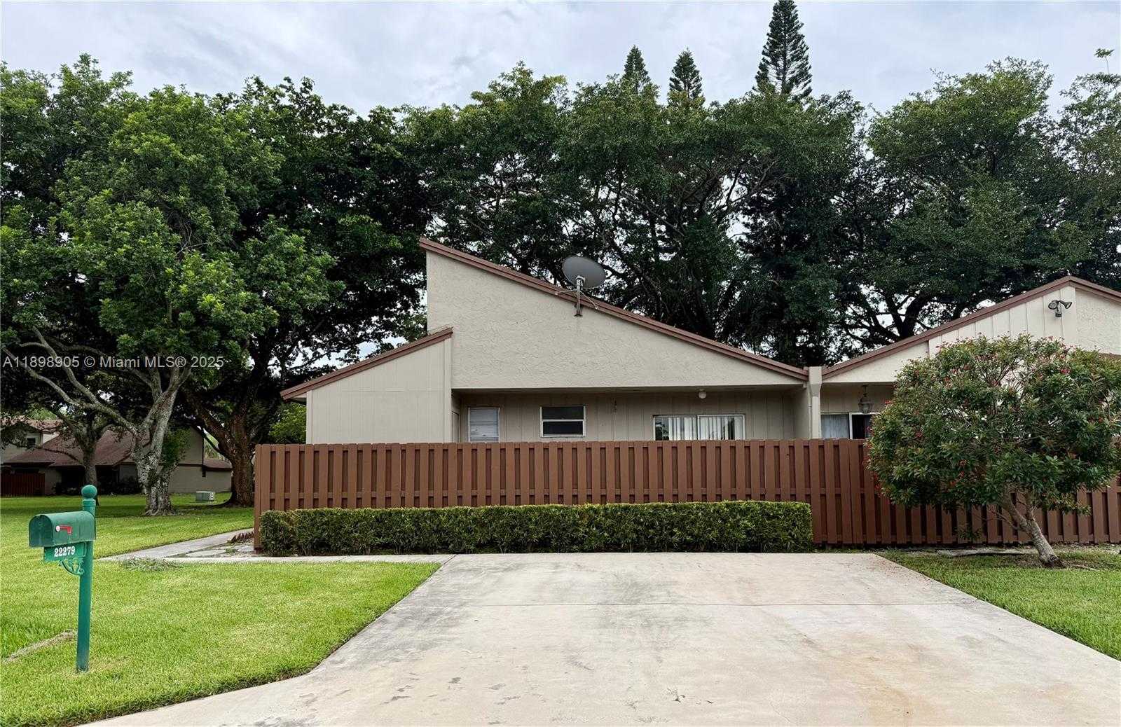 Small Image of 22279 WOODBORN DR, Boca Raton Number 20
