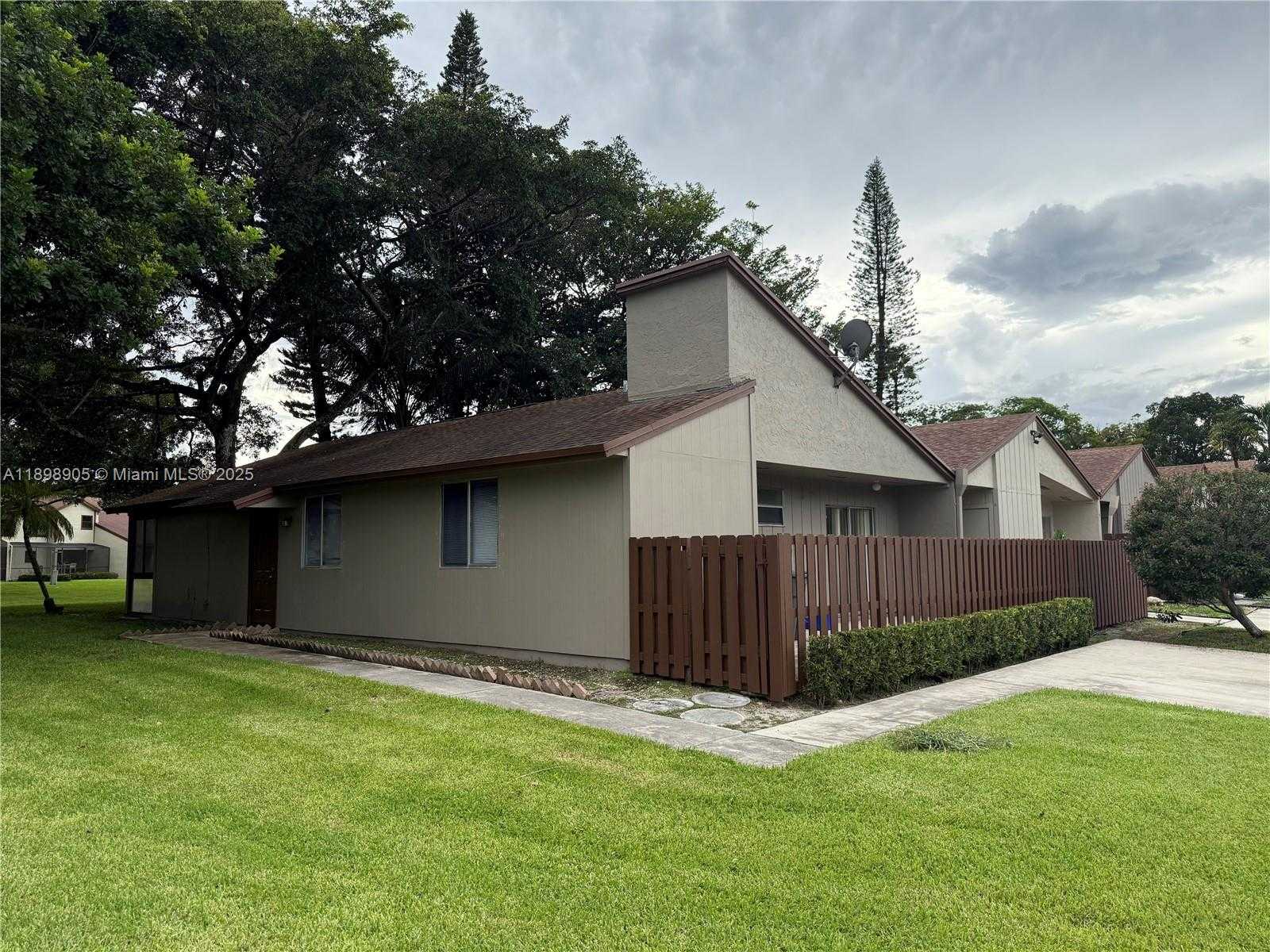 Small Image of 22279 WOODBORN DR, Boca Raton Number 21