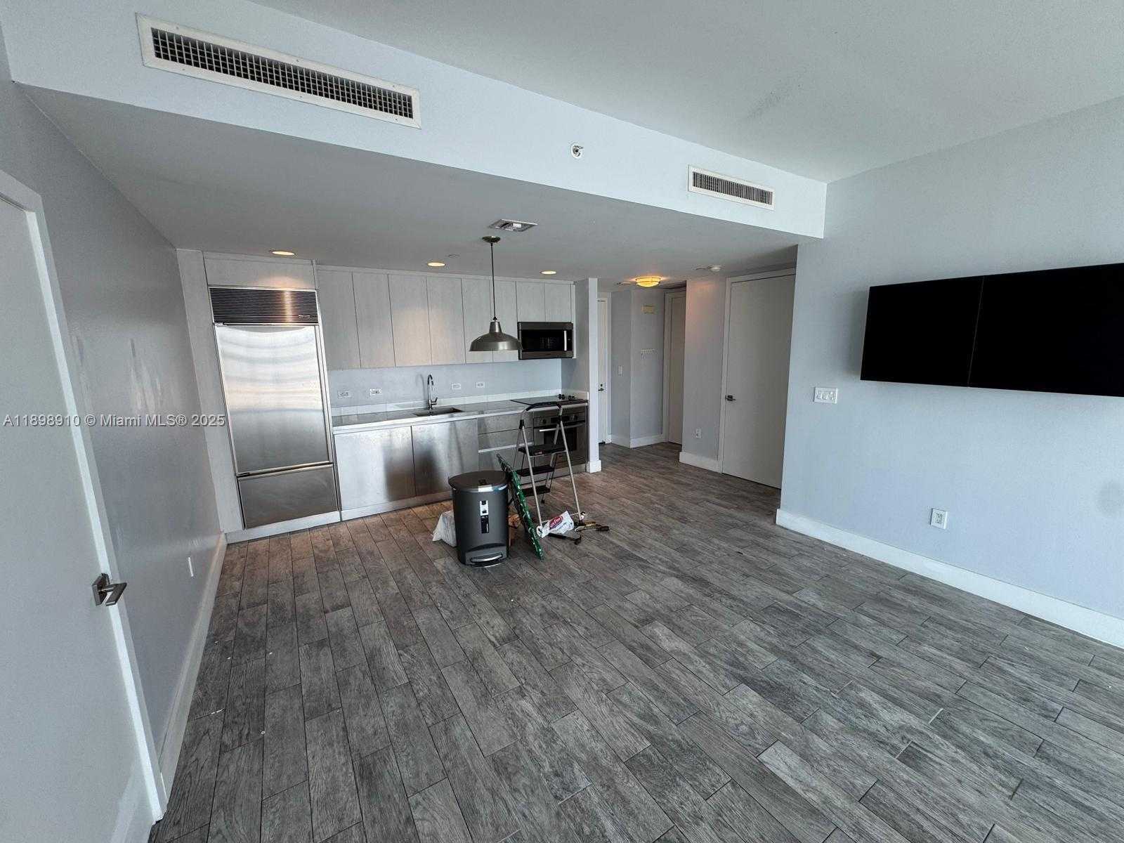 Small Image of 1040 BISCAYNE BLVD #1106, Miami Number 11