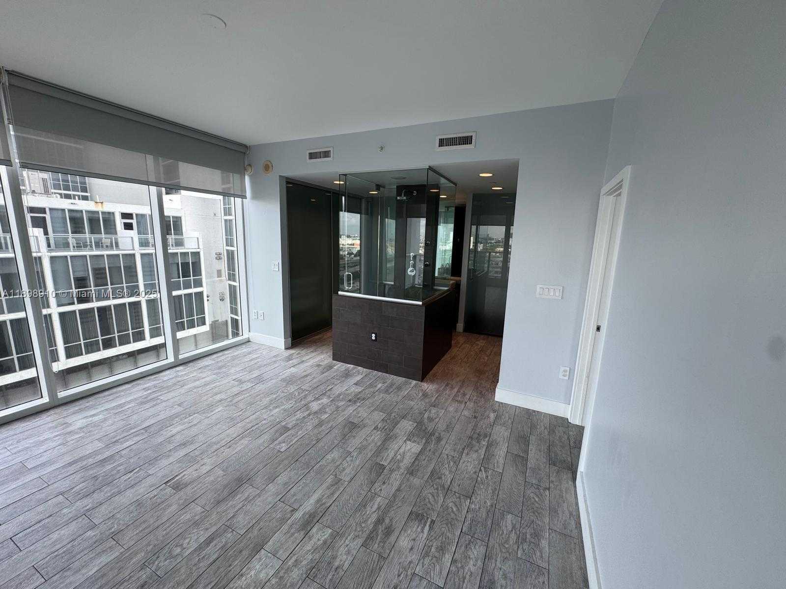 Small Image of 1040 BISCAYNE BLVD #1106, Miami Number 13