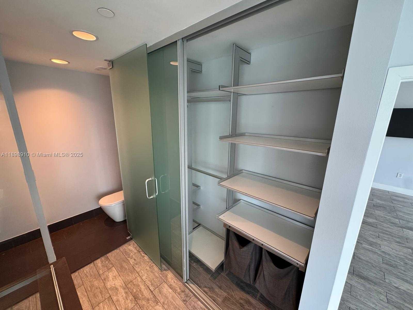 Small Image of 1040 BISCAYNE BLVD #1106, Miami Number 19