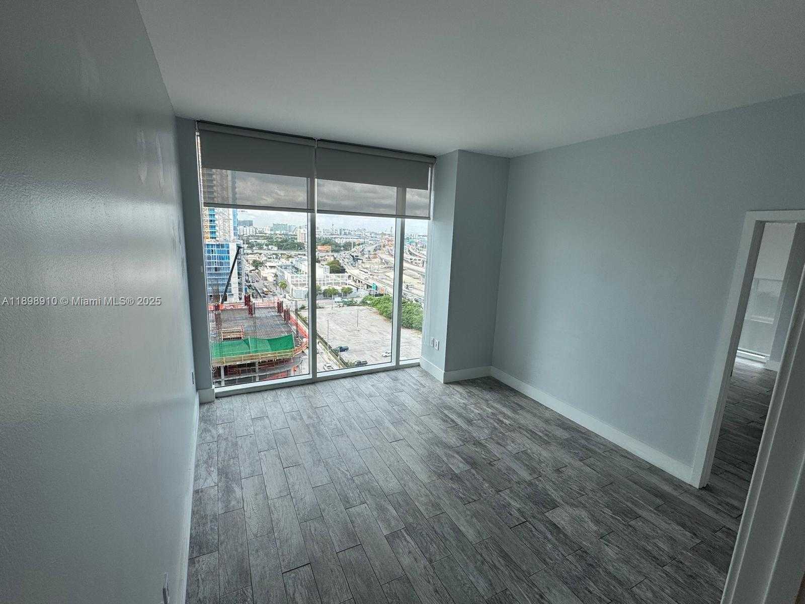 Small Image of 1040 BISCAYNE BLVD #1106, Miami Number 22