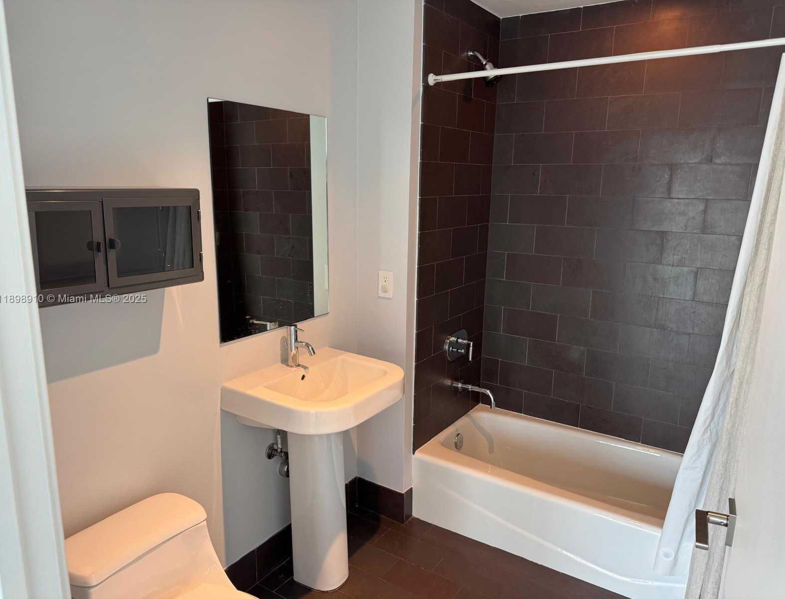 Small Image of 1040 BISCAYNE BLVD #1106, Miami Number 23