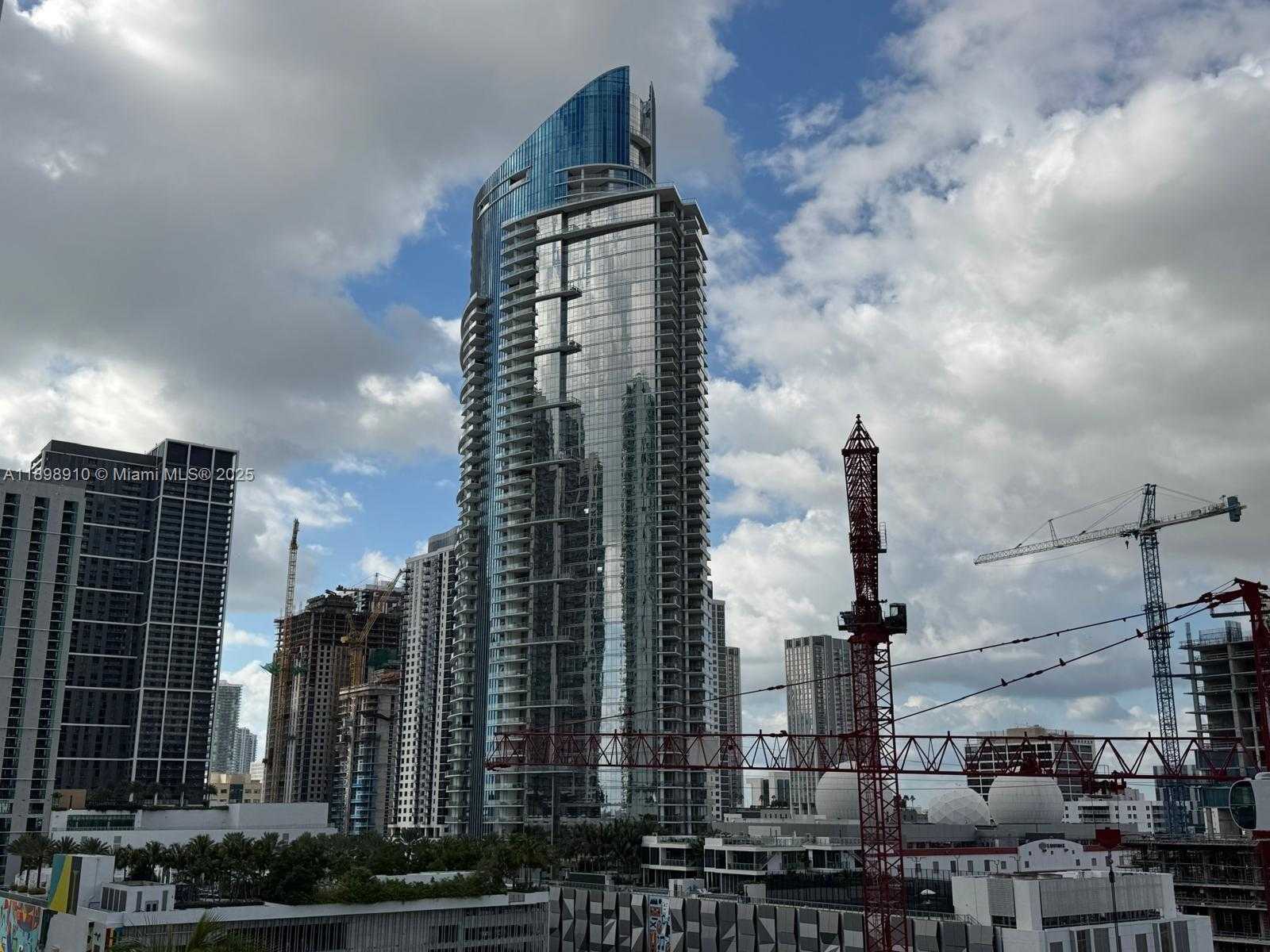 Small Image of 1040 BISCAYNE BLVD #1106, Miami Number 29