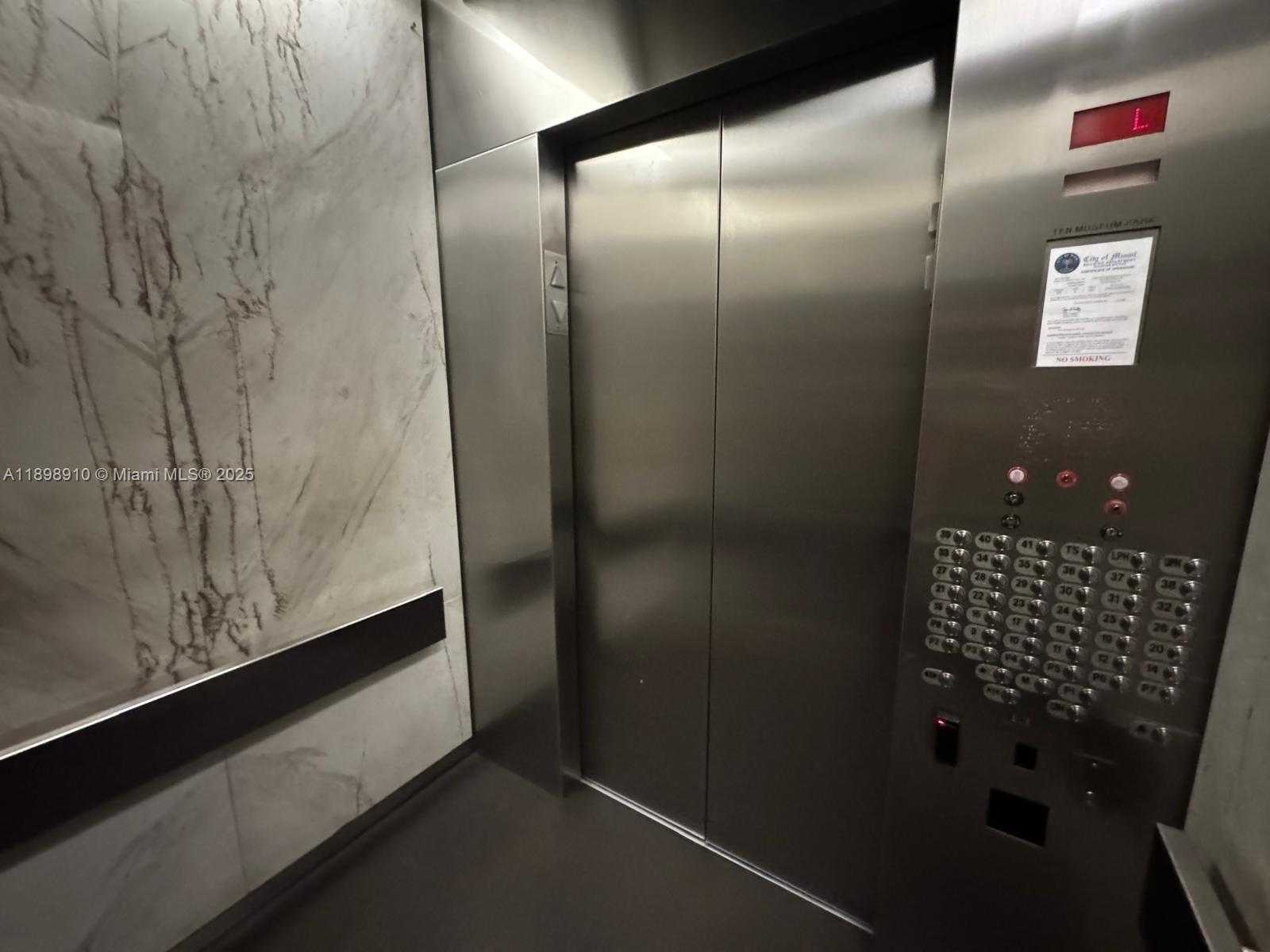 Small Image of 1040 BISCAYNE BLVD #1106, Miami Number 4