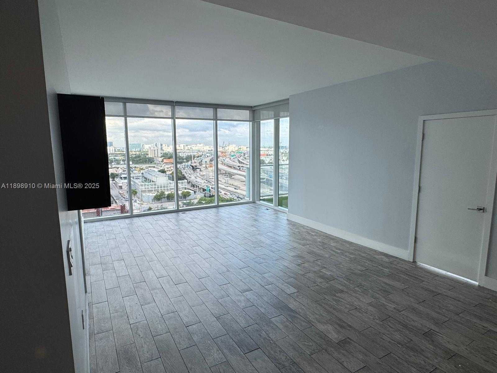 Small Image of 1040 BISCAYNE BLVD #1106, Miami Number 9
