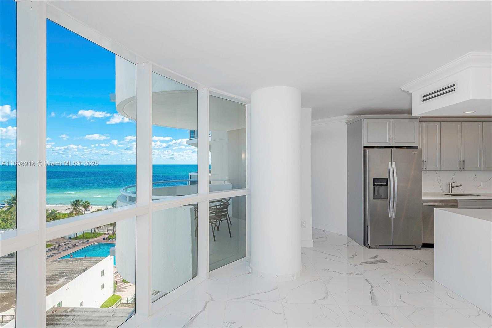 Small Image of 6301 COLLINS AVE #1107, Miami Beach Number 10