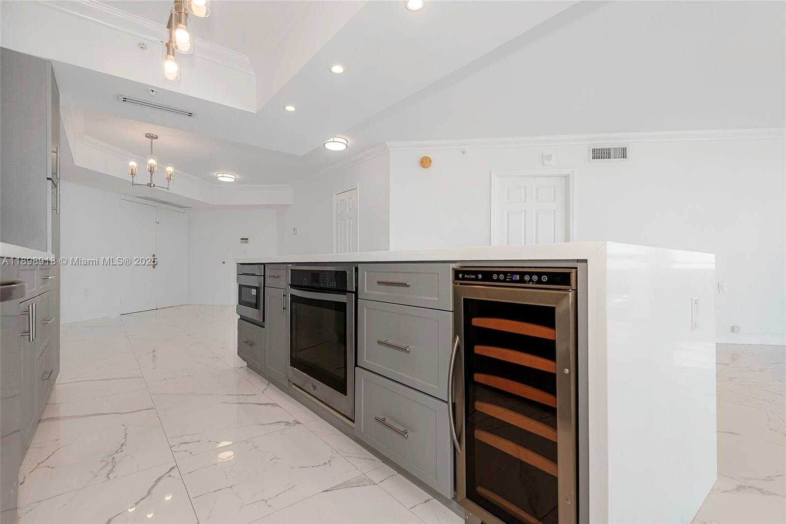 Small Image of 6301 COLLINS AVE #1107, Miami Beach Number 22