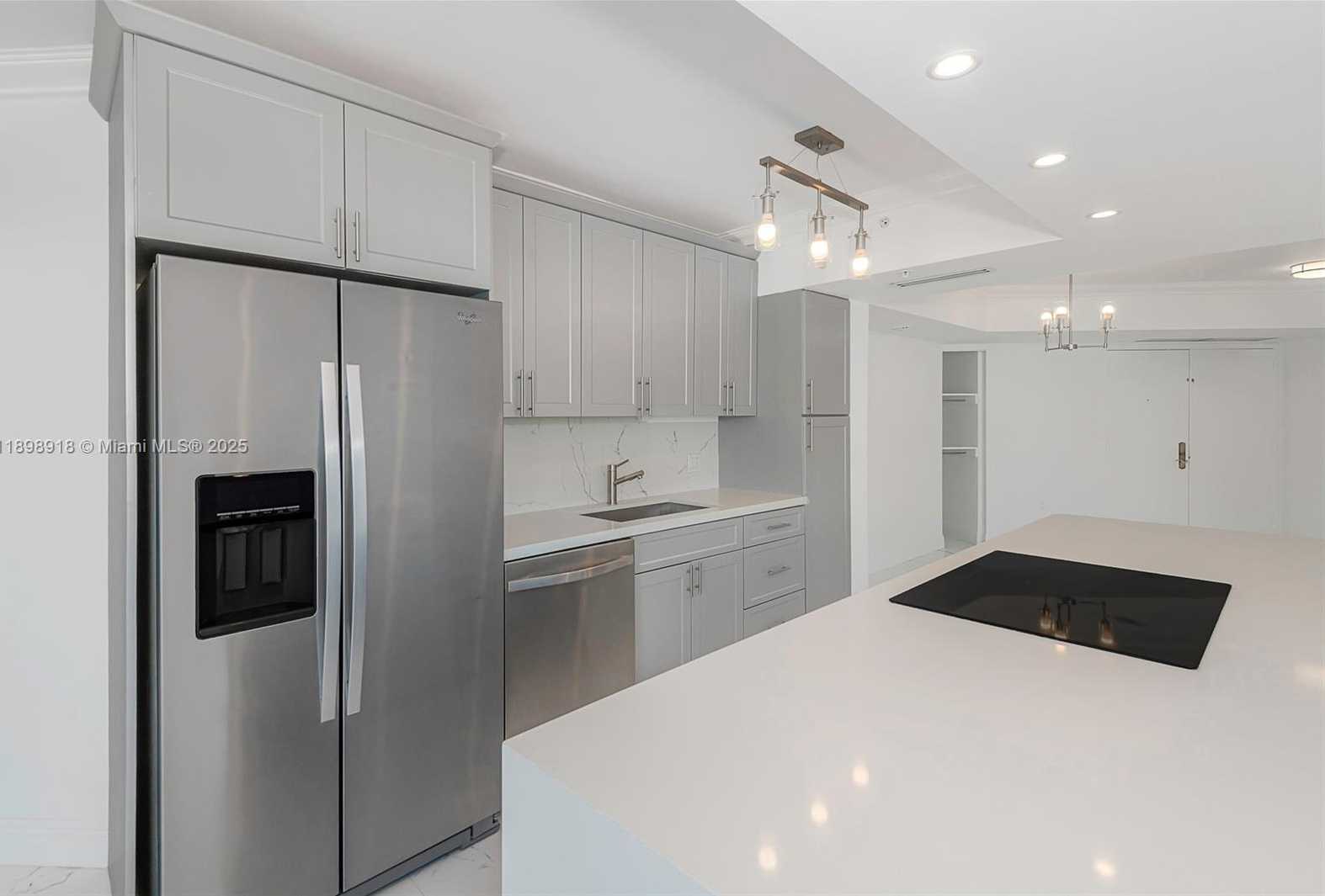 Small Image of 6301 COLLINS AVE #1107, Miami Beach Number 23