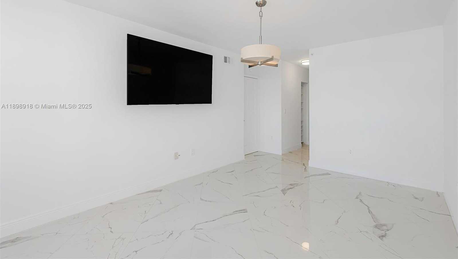 Small Image of 6301 COLLINS AVE #1107, Miami Beach Number 47