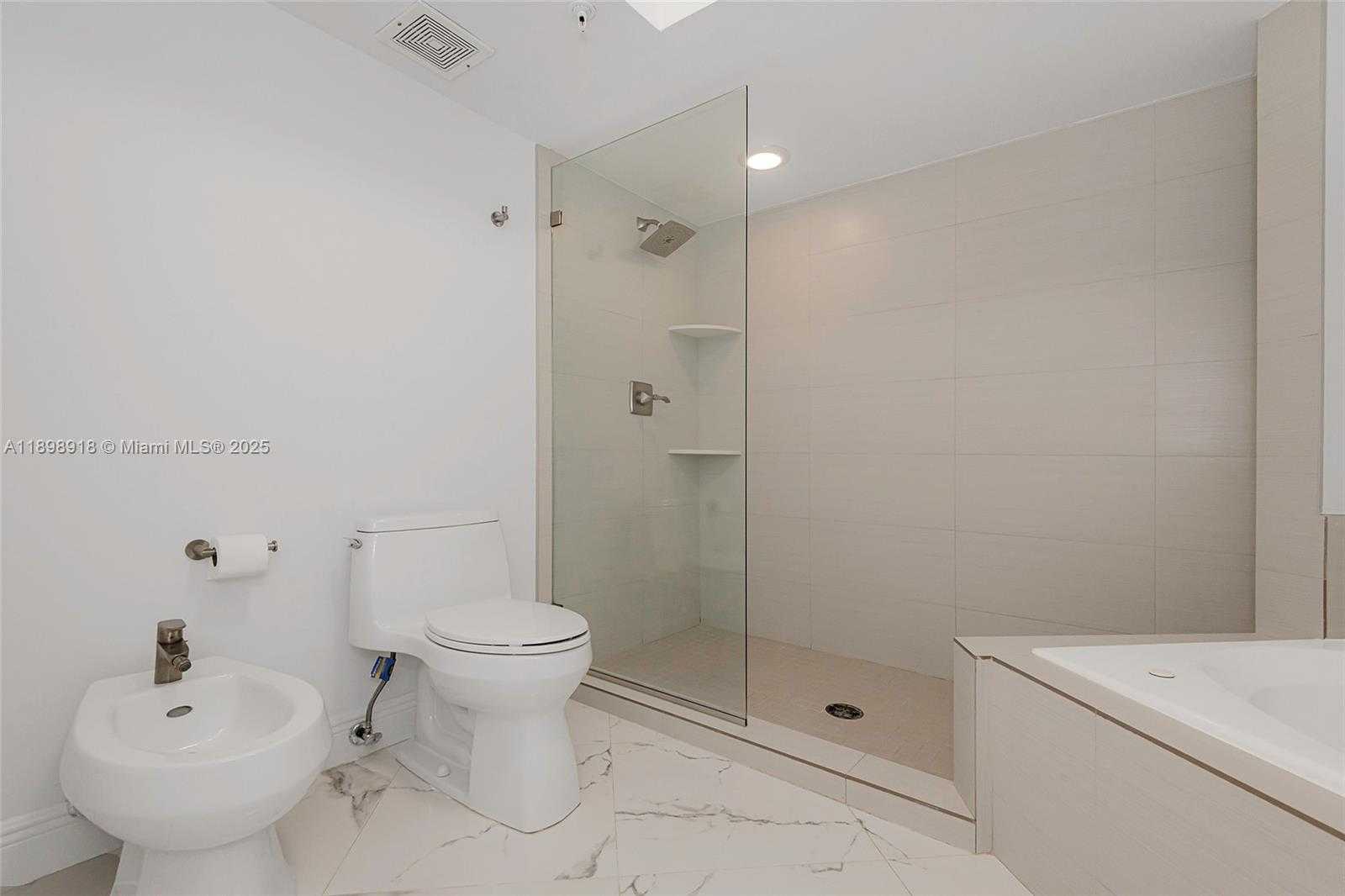 Small Image of 6301 COLLINS AVE #1107, Miami Beach Number 52
