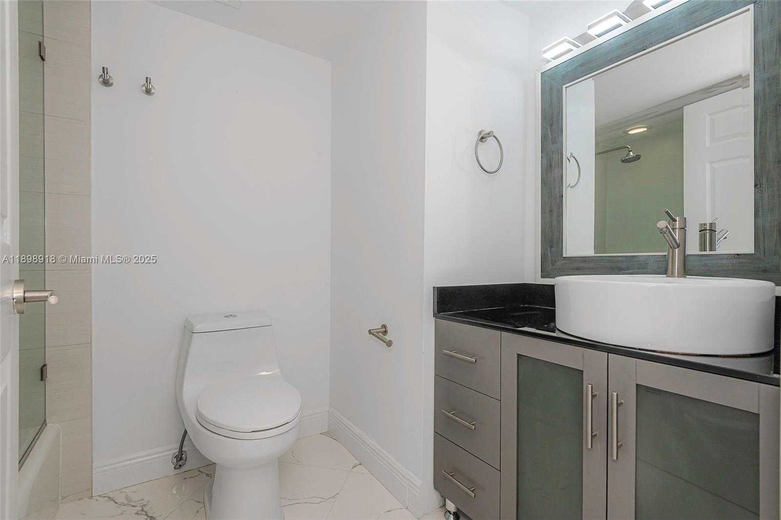 Small Image of 6301 COLLINS AVE #1107, Miami Beach Number 57