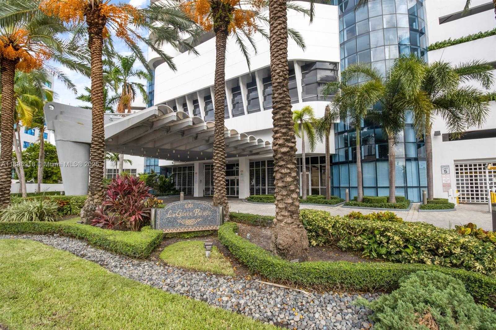 Small Image of 6301 COLLINS AVE #1107, Miami Beach Number 61