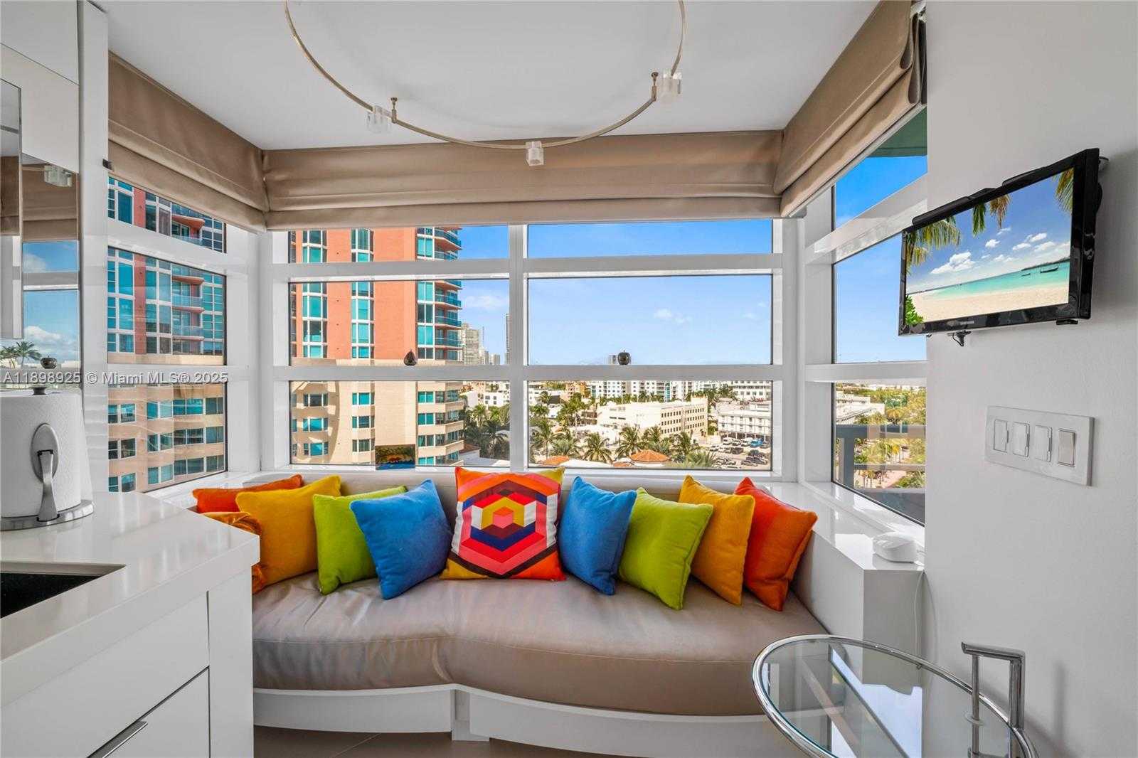 Small Image of 400 SOUTH POINTE DR #910, Miami Beach Number 19