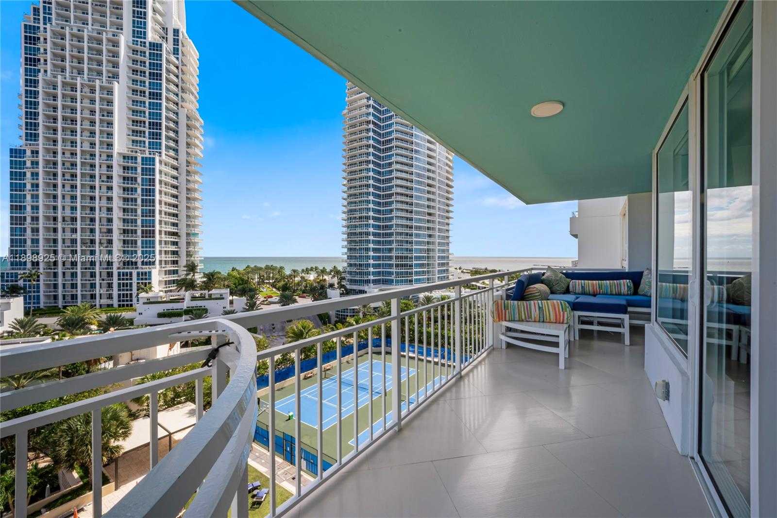 Small Image of 400 SOUTH POINTE DR #910, Miami Beach Number 35